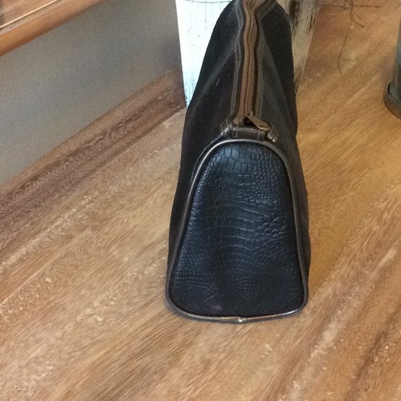 Imitation croc essentials bag - Picture 2 of 7